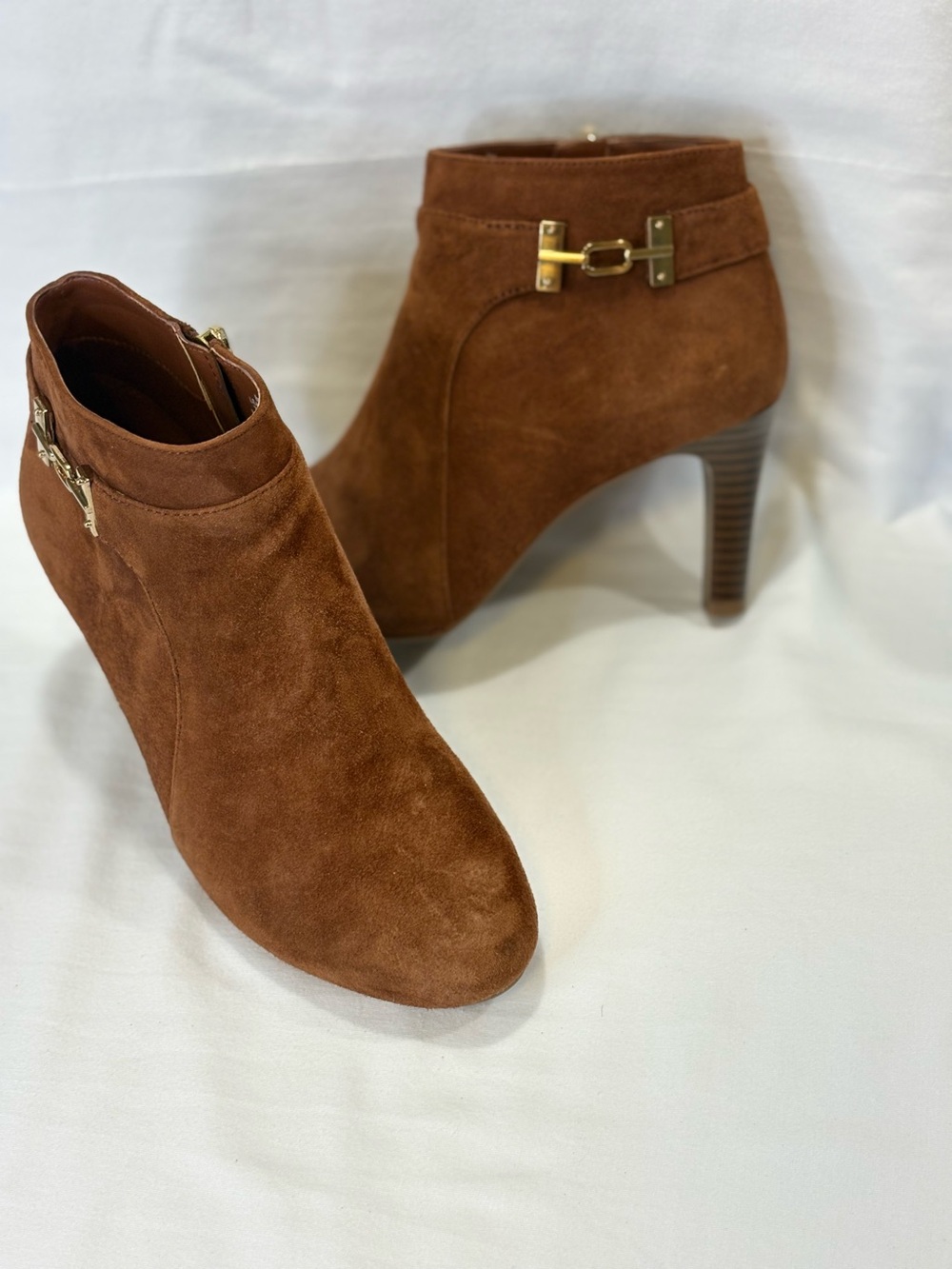 BANDOLINO “Lappo” Brown Suede Ankle Booties with Gold Accent SZ 7 EUC $90